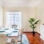 Marques De Pombal Classical Living דירה *