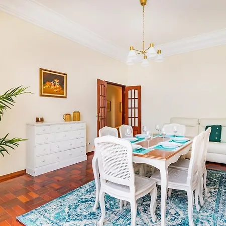Marques De Pombal Classical Living Apartment Lisbon